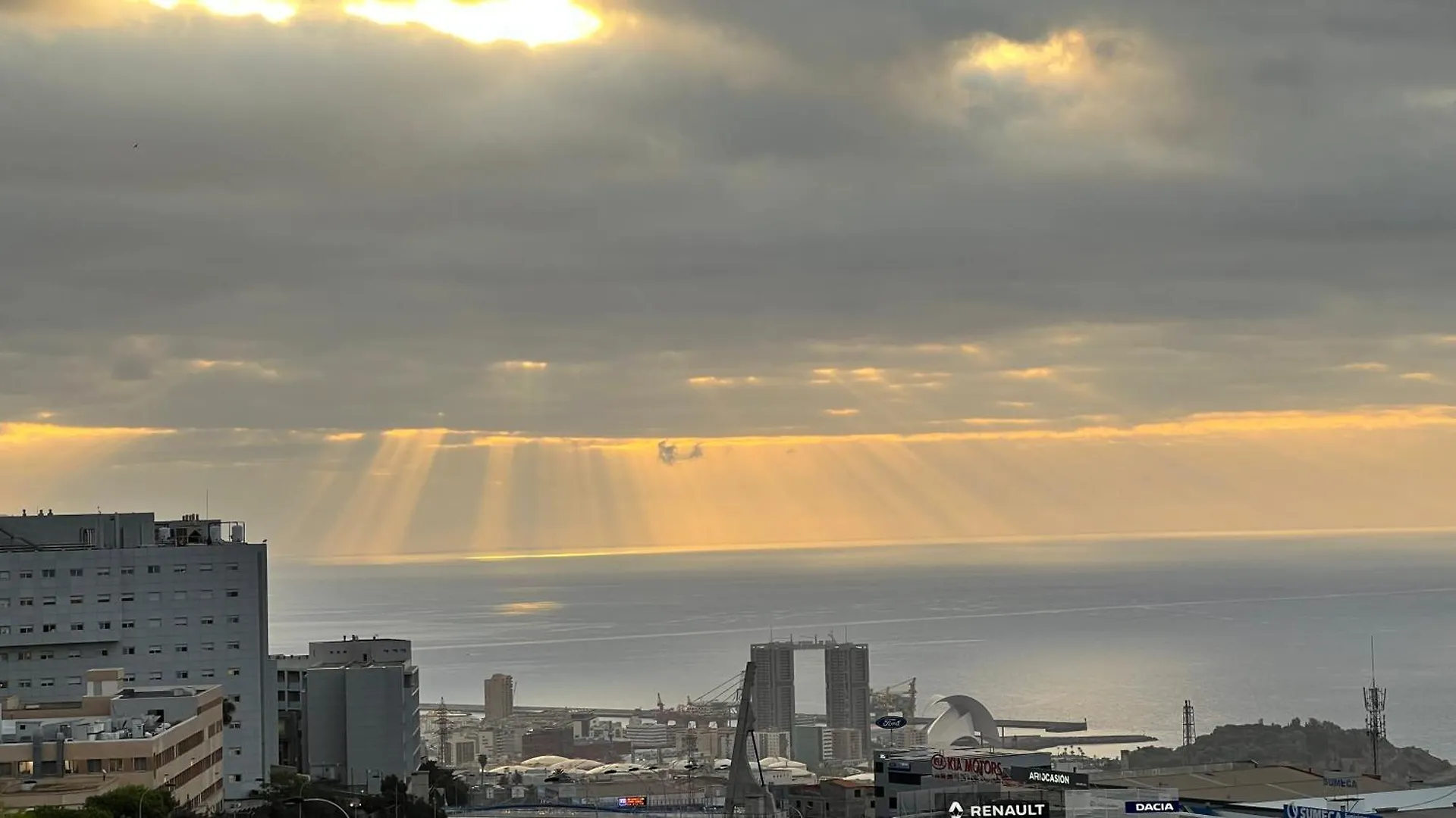 Casa Blanca Penthouse City&Ocean Views سانتا كروز دي تينيريف 0*,  إسبانيا